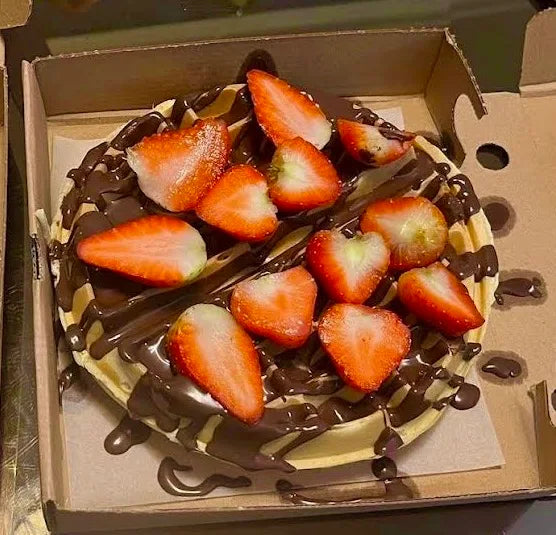 Review screenshot for Nutella & Strawberry Full Waffle